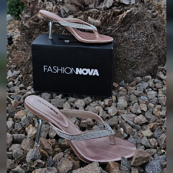 High heel thong Sandals - Picture 3 of 6